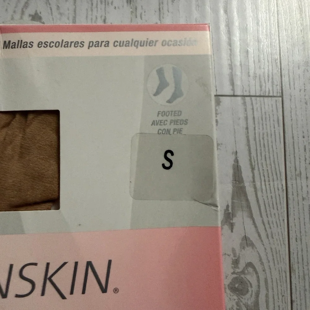 Danskin 703 Suntan Child's Size Small 4-6 Nylon Student Theatrical Footed Tights